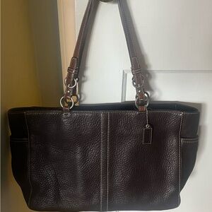 vintage Coach Chelsea chocolate brown pebbled leather shoulder tote bag.